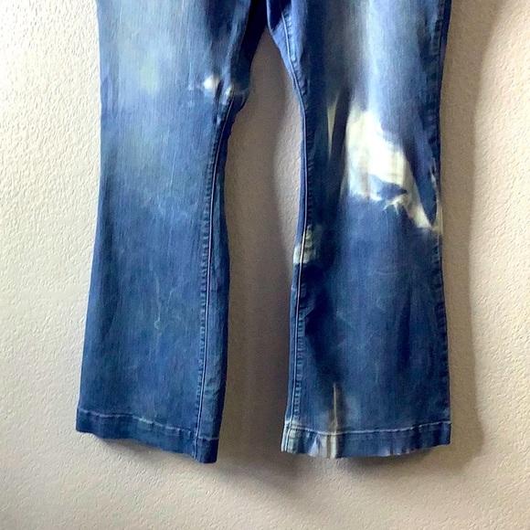 TORRID Three-Button Flared Jeans - Light Wash 2OR Blue Denim Retro, Stretchy - Picture 7 of 10